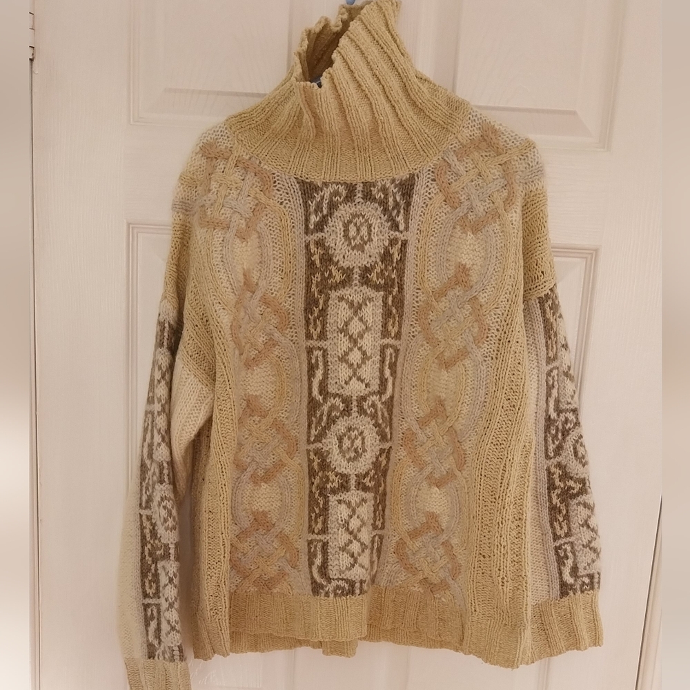 Vintage Hand Knitted Beige Patterned Turtleneck Sweater